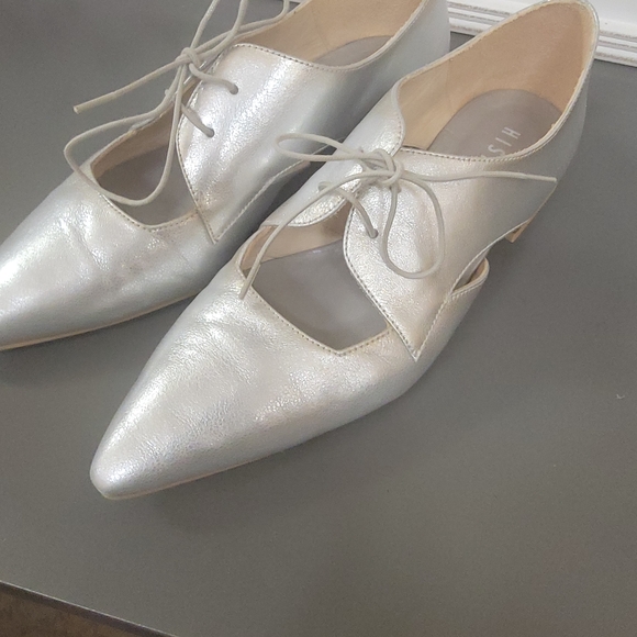 Elegant Silver Women's Flats - Picture 2 of 8